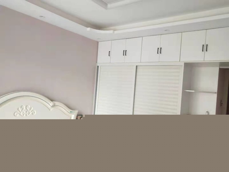 东城学 区电梯房 三室精装有产证 满五年没有税费 买房必看房